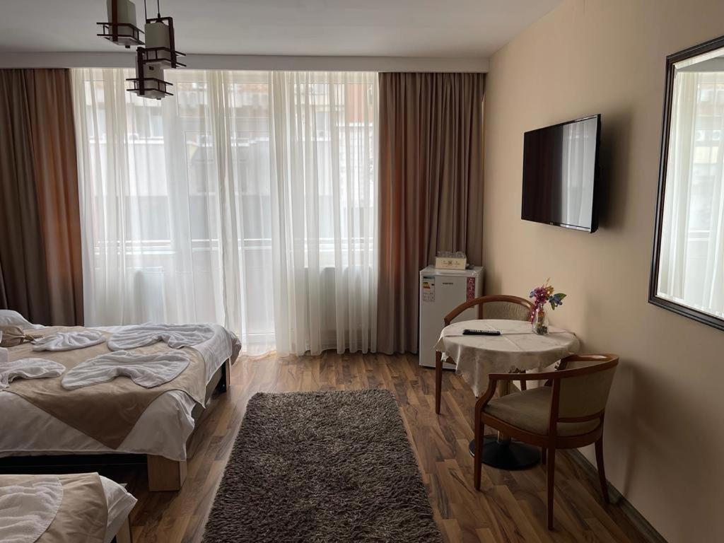 Hotel Casa Alex à Târgu Jiu Extérieur photo