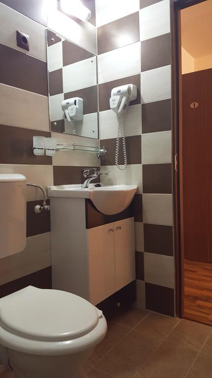 Hotel Casa Alex à Târgu Jiu Extérieur photo