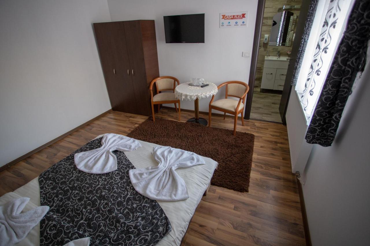 Hotel Casa Alex à Târgu Jiu Extérieur photo