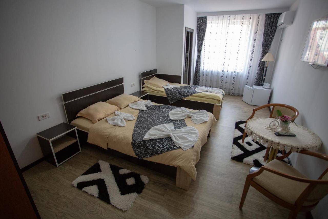 Hotel Casa Alex à Târgu Jiu Extérieur photo