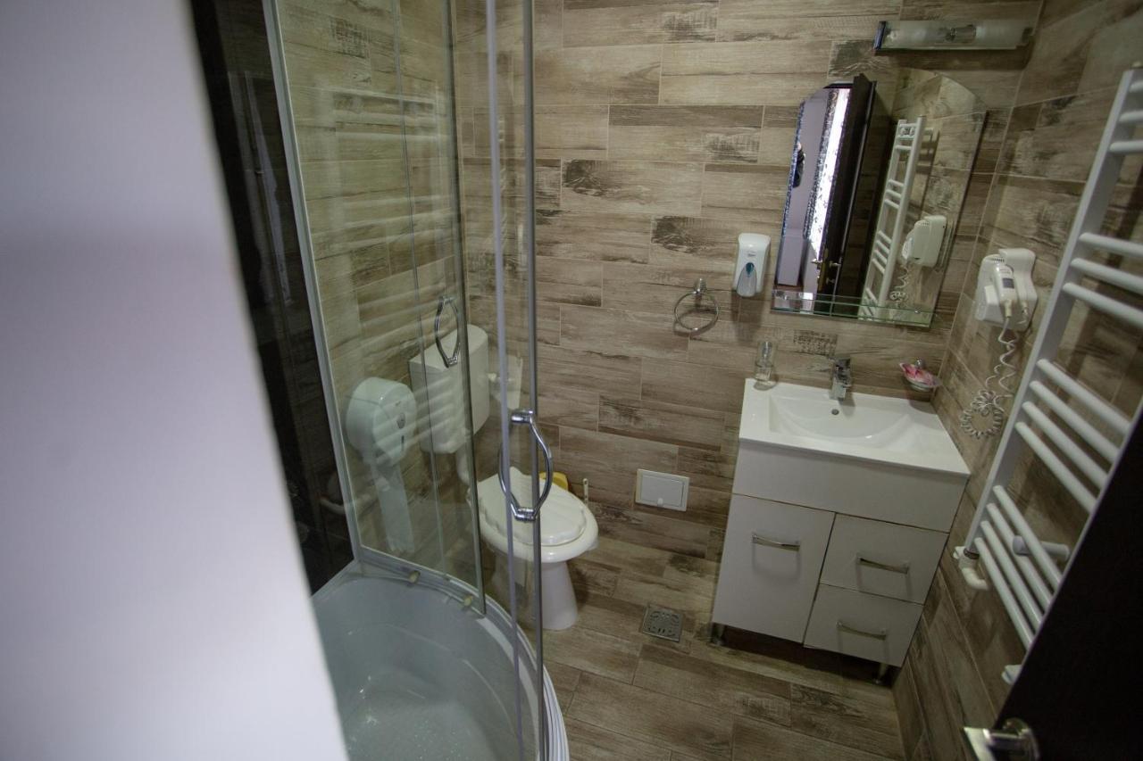 Hotel Casa Alex à Târgu Jiu Extérieur photo