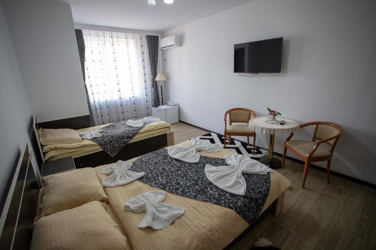 Hotel Casa Alex à Târgu Jiu Extérieur photo