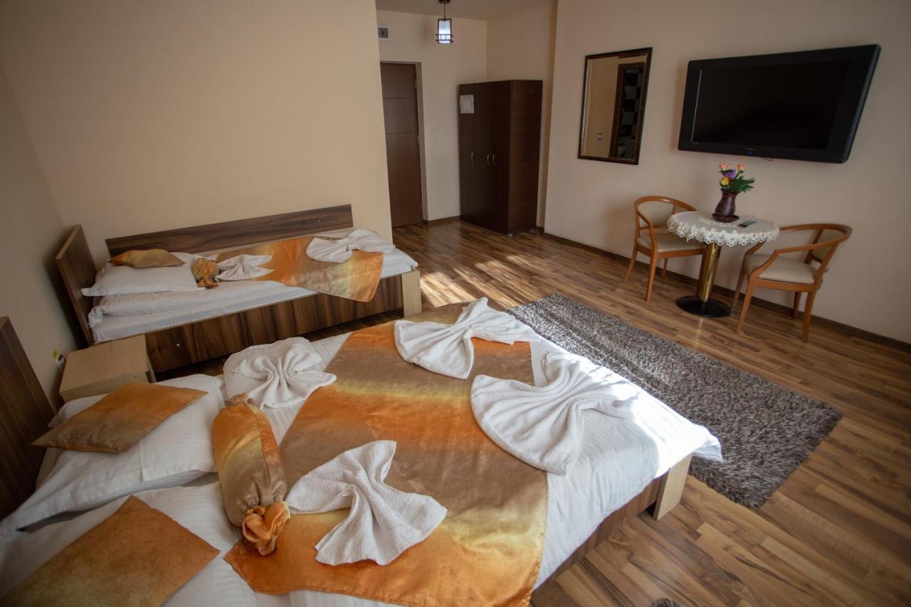 Hotel Casa Alex à Târgu Jiu Extérieur photo