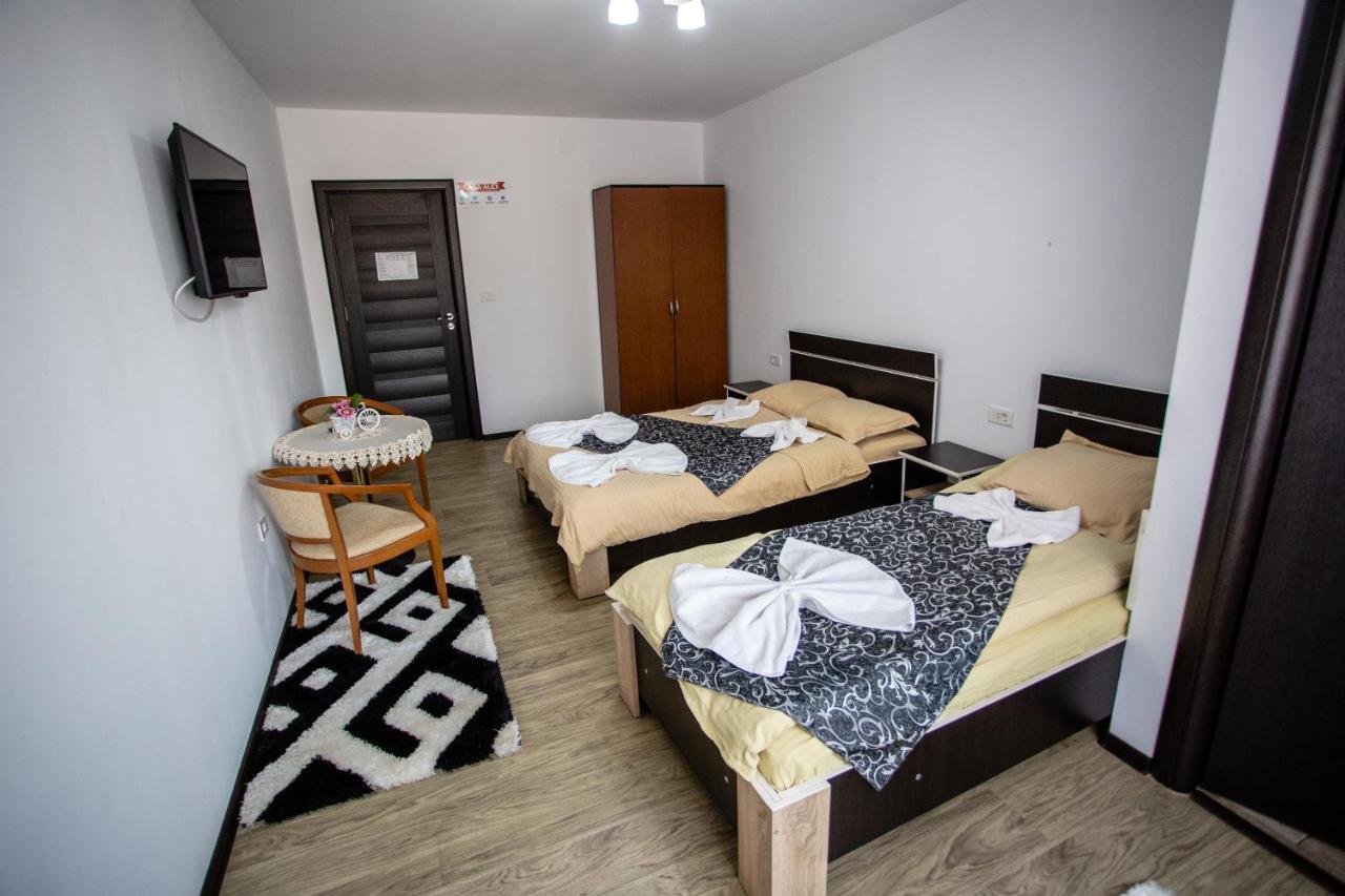 Hotel Casa Alex à Târgu Jiu Extérieur photo