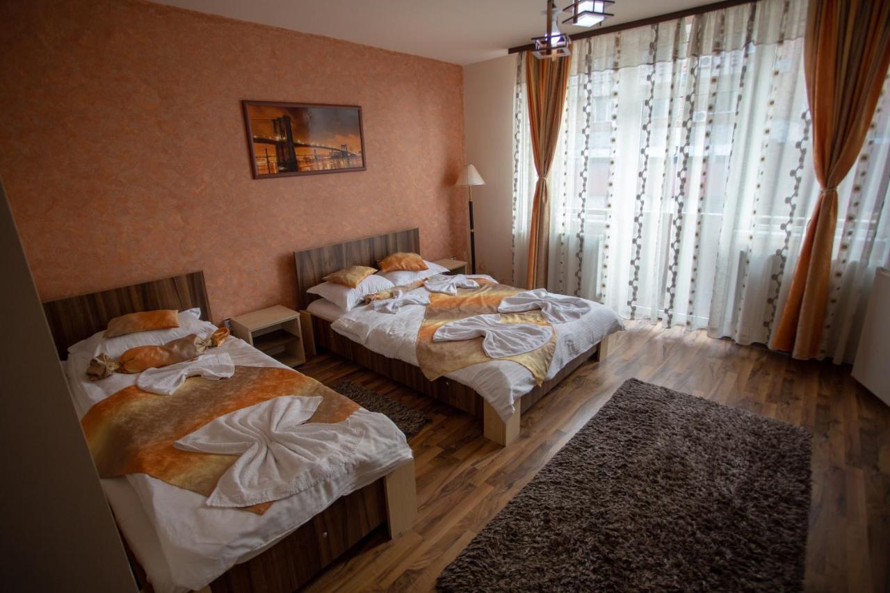 Hotel Casa Alex à Târgu Jiu Extérieur photo